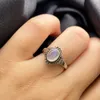 Bröllopsringar Hoyon 100% S925 Sterling Silver Natural Moon Stone Oval Gem Women's Ring Classic Retro Pattern Mönster Open Ring Jewelry Gift 231214