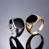 Anneaux de mariage L'anneau de lustre métallique pour hommes largeur géométrique logo doigt carré style punk accessoires de bijoux de bague à la mode sont tous disponibles à la vente 240103