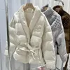 Casacos de trincheira femininos para baixo jaqueta 2023 outono e inverno cachecol roupão estilo elegante temperamento intelectual versátil fechamento de cintura