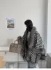 Wełniane mieszanki damskiej Zimowe Kobiet Płaszcz Plaid Grube, ciepłe mody ponchos prawdziwe srebrne lis futra kołnierz tweed szal płaszcz 231214