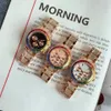 Горячие продажи Fashion Day tona Watch Мужские кварцевые часы Водонепроницаемые наручные часы высокого качества Простые роскошные камни с кристаллами Часы со стальным ремешком Дизайнерские часы Montre De Luxe