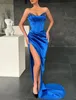 Сексуальное блестящее королевское синее платье русалки для выпускного вечера с V-образным вырезом без рукавов и бусинами из атласа в арабском стиле Вечерние вечерние платья Vestidos Feast Robe De Soiree