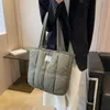 Alışveriş çantaları moda pamuk yastıklı el çantası lüks tasarımcı tote çanta kadın çantası kadın omuz kapitone alışveriş yapan çanta bolsa hobo 231215