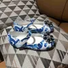 Nieuwe meisjesschoen Sprankelende diamanten bloemdecoratie babysneakers maat 26-35 Inclusief schoenendoosontwerper Kindprinsesschoenen Dec05