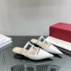 Zapatillas zapatos para Mujer de cuero genuino tacones bajos remache mulas otoño diseñador puntiagudos colores sólidos Zapatillas Mujer