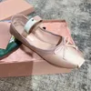 LUXURY M Paris Ballet Modeontwerper Professionele Dansschoenen 2023 Satijnen ballerina's Platform Strik Ondiepe Mond Enkele Schoen platte sandalen voor dames 02