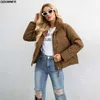 Parkas Femme 2023 nouvelles femmes court hiver Parkas manteau coréen col montant en vrac coton rembourré veste femme ample fermeture éclair pain manteau Basic CoatL231215