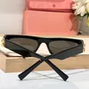 نظارات شمسية للسيدات للمصممين أزياء 07ZS الفاخرة في الهواء الطلق UV400 نظارات واقية مضادة للفرقة الرجعية أسيتات Cateye Oval الإطار الكامل مربع عشوائي