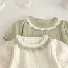 Kläderuppsättningar 2023 Summer Baby Clothing Set Hollowed ut stickat lapptäcke-t-shirt med elastisk midja och shorts 2 PC-flickor kostym R231215