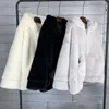 Cappotto di velluto di visone ispessito di fascia alta del designer per abbigliamento invernale da donna, nuova versione di giacca, cappotto di pelliccia con cappuccio in pelliccia di coniglio imitazione sciolta