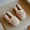 Flat shoes Girls Flats Warm Cotton Solid Color Children Fashion Casual Shoes Plush Pearls Bow Simple Non-slip Kids Moccasin Shoes 231215