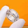 Luksusowy podwójny rzędowy pierścień Diamentowy Pink Masowy Pierścień Wysokiej jakości stalowa stalowa wodoodporna dostawa biżuterii 260G