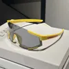 Designer Shield Occhiali da sole visor bianco a strisce rossa da uomo femmina ciclismo maschi occhiali da sole da sole da sole con pacchetto 1wsgr