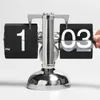 Zegar stolika biurka Europejska kreatywna retro Odwróć stronę Page Zegar biurka zegar ze zegarem ze zegar ze zegarem automatycznym Turning Page Clock Dekoracje domu 231214