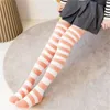 Chaussettes pour hommes et femmes, bas longs sur le genou, chaussettes de lit en molleton de corail, plus chaudes, moelleuses, hiver 231215