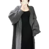 怠zyな揚げ生地のねじれ長いセーターの女性のカーディガン秋/冬2023年の新しいスタイルのラペルゆるい肥厚した編みコートコート