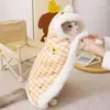 Costumi per gatti Coperta carina Scialle per animali domestici addensato caldo invernale Moda creativa Gattini in velluto corallo Forniture per asciugamani per dormire