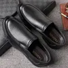 Chaussures habillées hauteur augmentant la main en cuir véritable pour hommes décontracté mocassins en caoutchouc souple robe d'affaires plus velours printemps automne luxe 231215