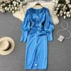 Casual Dresses 2023 Spring Women's Dress är smal midja Stängt medium och lång platycodon French V-ringad veck med flare Hylsa