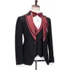 Suits Men Suits Cenne des Graoom 2023 Elegancki dla mężczyzn Czarne i czerwone smokingowe spodnie z kamizelką z Bowtie 4PCS Set Suknia ślubna Pogląd 231215