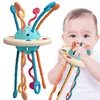 Brinquedos de inteligência UFO Baby Sensory Toys Montessori Pull String Interactive Toy Ropes com Simple Bubble Motor Skills Infants Toddlers 231215