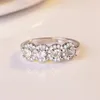 Cluster Rings Real 18k White Gold Luxury Eternity For Women Cute Flower Full Diamond Finger Ring Fashion Wedding Jewelry Femme Gir259P