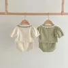 Kläderuppsättningar 2023 Summer Baby Clothing Set Hollowed ut stickat lapptäcke-t-shirt med elastisk midja och shorts 2 PC-flickor kostym R231215