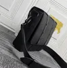 ASDEmbossing borse a tracolla borsa per laptop Moda in rilievo e fiori Borsa a tracolla crossbody cross body Borse da uomo RVT Rivet Aspirazione magnetica a conchiglia