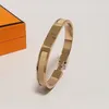 Design de designer de alta qualidade 8mm de largura pulseira de aço inoxidável fivela de ouro pulseira de jóias de moda para homens e mulheres com 238f