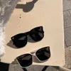 Designer Elina Solglasögon 2024 NYA ARC DE TRIOMPHE KVINNS SUNGLASSER MED STOR FRAM SUNSHADE GLASSES Internet Red Anti UV Solglasögon Tide Tide