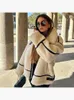 Kadın Kürk Moda Patchwork Çizgili Fermuarı Bayanlar 2023 Berber Polar Kış Kış Giyim Kadın Kemer Kemeri Beyaz Gevşek Kürkgeliş Ceketler