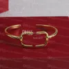 Klassisk guld mental charm armband armband smycken designer brev pläterade armband för alla hjärtans födelsedagspresenter