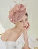 Fascinator rosa nudo del tea party di Sinamay per le donne Kentucky Derby Hat Pillbox Fermaglio per capelli Cocktail Abito da sposa Fascia