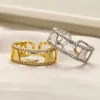 Einfache Fingerringe für Männer, polierter Versprechensring, Freundin, Geburtstagsschmuck, großzügige Anillos, origineller Buchstabe, silberne Farbe, Diamant-Designerringe, einzigartig, zb100