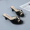 Slipare Maogu Lady Medium Heels Casual Women's Summer Comfort Slides Shoes Heel Sandal Mules 2023 Kvinnor glider på Slingback -pumpar