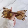 Lunettes de soleil diamant étoiles décor papillon UV400 Protection forme chauve-souris lunettes de soleil Halloween Cosplay lunettes pour femmes