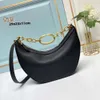 Crossbody Vallentiiino Women Chain Fashionable Bag Cowhide Shoulder Bags Evening One Purse Design 2024 Saddle Handbag High-end Stud Slimming Small IHPR