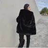 Cappotto di velluto di visone ispessito di fascia alta del designer per abbigliamento invernale da donna, nuova versione di giacca, cappotto di pelliccia con cappuccio in pelliccia di coniglio imitazione sciolta