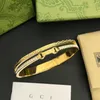 Bangle Classic Style Gold Plated Bangle Box Packaging Luxury Love Smycken Kvinnor Charm av hög kvalitet Bangle Silver Plated Rostfritt Steel B