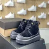 Botas de diseñador Botas cortas Diseñador Hombres Mujeres Cuero de alta calidad Botines de nieve de invierno Zapatillas de deporte de lujo Botas cortas de tobillo clásicas, invierno y nieve al aire libre cálido