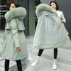 Piumino da donna Parka Giacca invernale Donna Parka Abbigliamento Cappotto lungo Fodera in lana Giacca con cappuccio Collo in pelliccia Spessore caldo Abbigliamento da neve Parka imbottito 6XL 231215