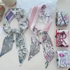 Sciarpe Sciarpa lunga con stampa di lettere per donna Fascia a nastro stretto Fazzoletto da collo femminile Borsa con manico Bandana Accessori per cravatta per capelli