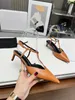 Diseñador clásico Sandalias para mujer Zapatillas para hombre Zapatillas de verano Slide Flip Flops Lujo Plano Grueso Fondo Bordado Impreso Jelly Caucho Cuero Mujer Zapatos de vestir 1214