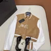 Kadın Ceket Tasarımcı Giysileri Bayanlar için Sonbahar Ceket Moda Mektup Deseni V Boyun Beyzbol Üniformalı Palto 16 Aralık 11