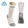 Spor çorapları bir çift Aonijie E4826 orta uzunlukta E4827 Diz-yüksek spor yün çoraplar kışlık sıcak kalınlaşmış antislip kayak tırmanışı için 231216