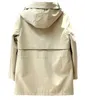 Damen-Trenchcoats Designer-Shop-Boutique Frühherbst neues einreihiges Design strahlt einen schlankmachenden und funktionellen Baumwoll-Trenchcoat mit Kapuze XSYT aus