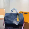 Designer Duffle Bag Stor kapacitet Håll alla dina behov Crossbody Travel Bag med hänglås och namn TAP Spacious Flexible Dålig perfekt väska för affärsresa