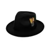Berets Lã JazzCap Flat Top Hat Hippies Cap Pena Fedora Stage Show Headwear DXAA