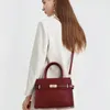 Akşam çantaları lüks tasarımcı çanta retro kadın omuz crossbody büyük kapasite kadınlar için orijinal deri çanta 231216