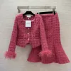 2024 Spring Pink Feather Two Piece Dress Set Long Sleeve Square Neck Tweed Single-Breasted Coat + Mid-Calf sjöjungfru kjol Set Two Piece Suits B3D151413